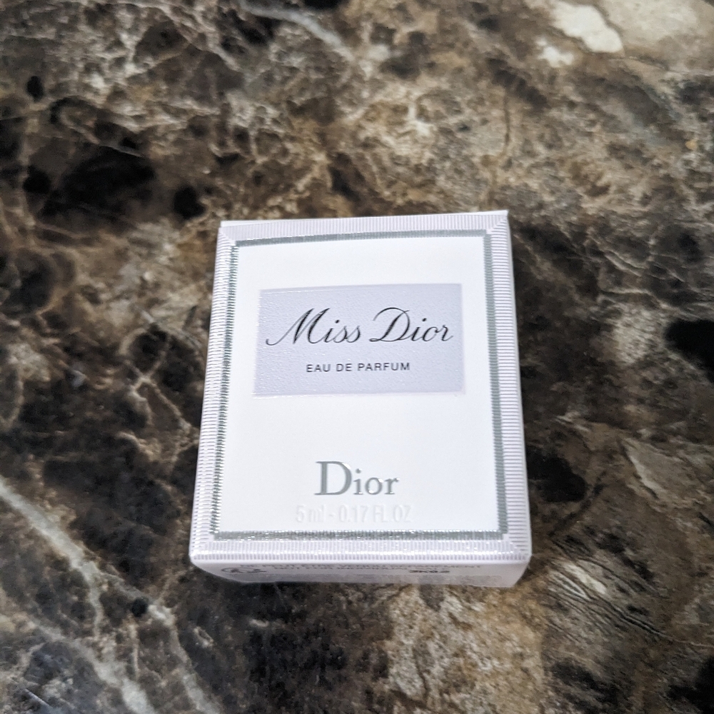 Miss Dior mini perfume